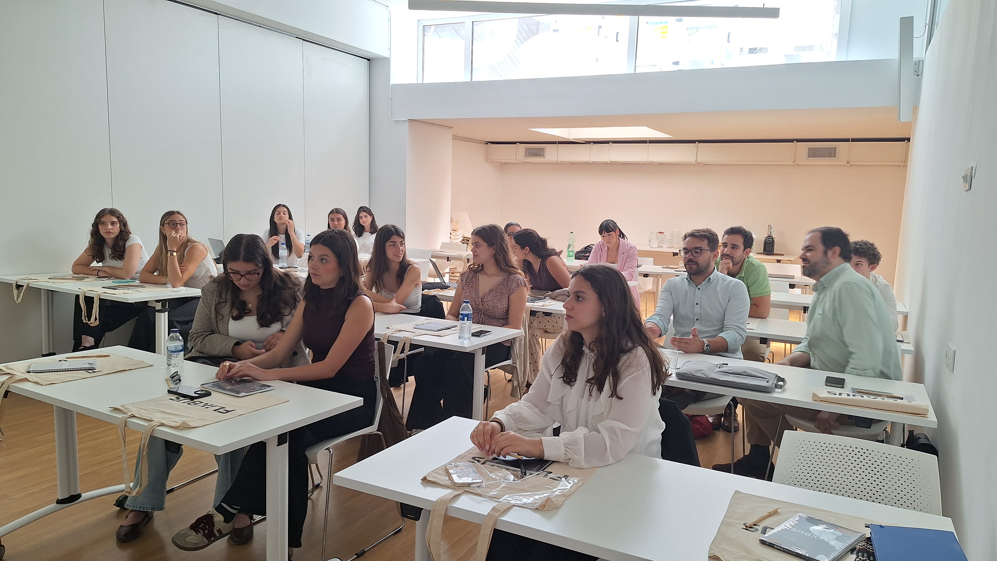 Grupo de 24 estudantes apresentaram ideias à FlixBus