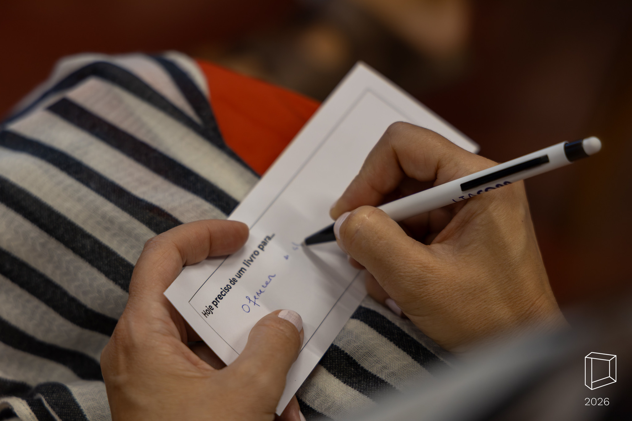 Os participantes foram convidados a completar a frase “Hoje preciso de um livro para…”