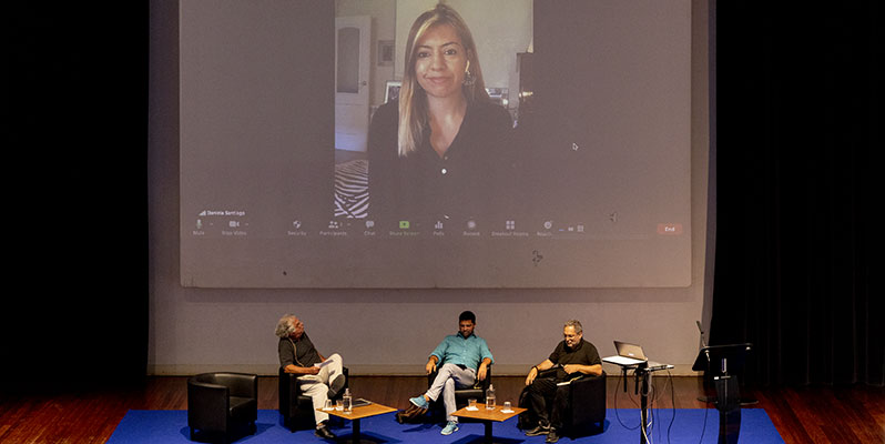 Da esq. para a dir.: Francisco Sena Santos, Pedro Cordeiro e Nuno Ramos de Almeida. Daniela Santiago marcou presença por videoconferência.