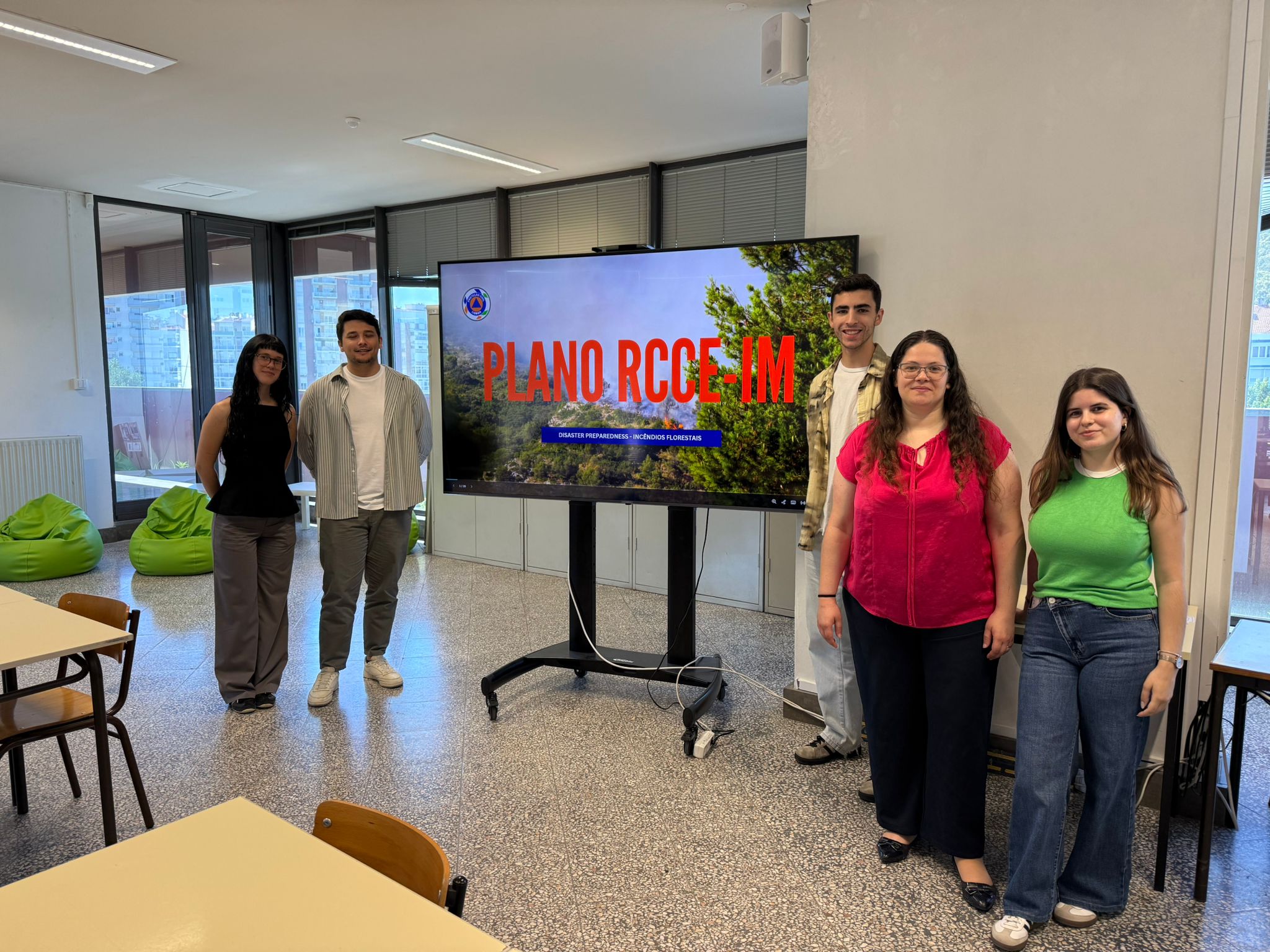 Presentation of the students’ final project on rural wildfires