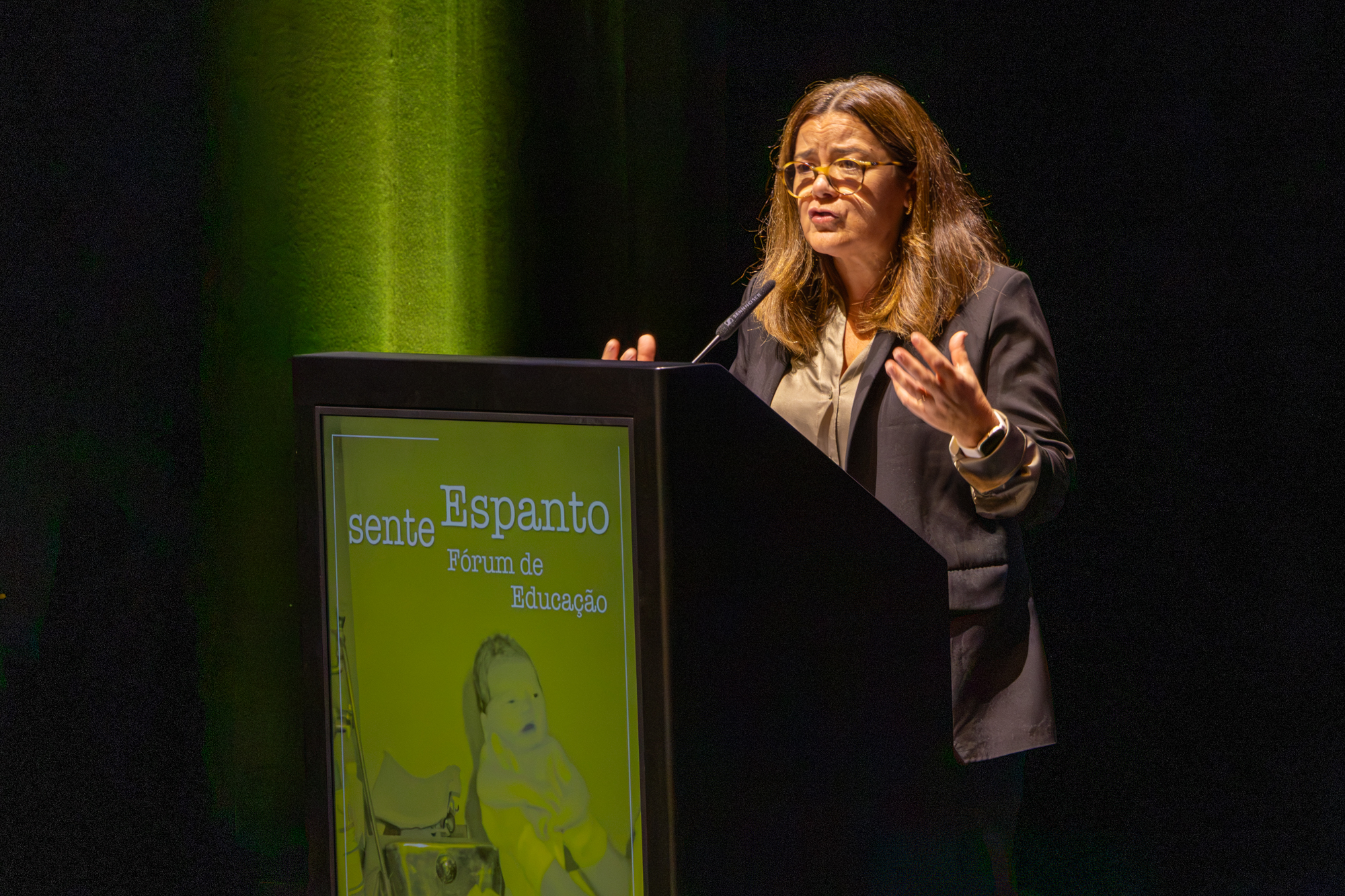 Fernanda Bonacho no encontro “Sente Espanto – Fórum de Educação de Viana do Castelo” 