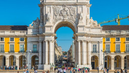Fotografia do arco, no Terreiro do Paço, em Lisboa.