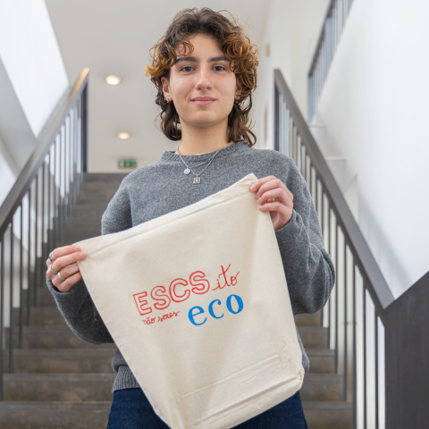 Estudante Carolina Barreiras autora da frase “É escsito não seres eco!”